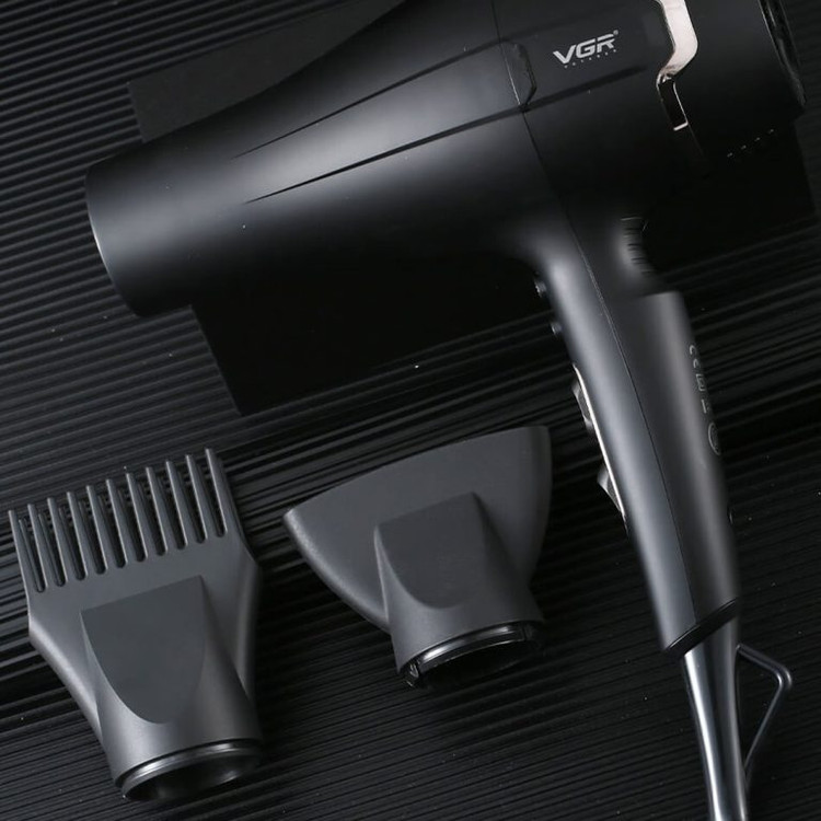 سشوار حرفه ای وی جی آر مدل V-450 با باد سرد و متمرکزکننده