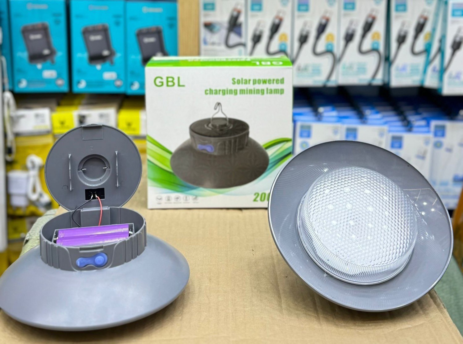 چراغ اضطراری شارژی خورشیدی GBL مدل 200W